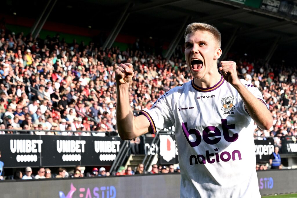 Oliver Antman celebrates at Go Ahead Eagles