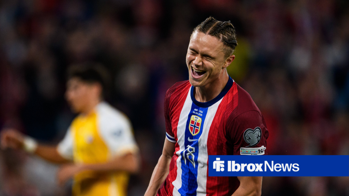 Thelo Aasgaard celebrating in Norway kit.