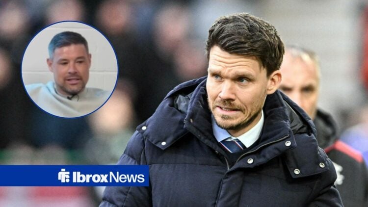 Darren O'Dea looking at Rangers manager Danny Rohl.